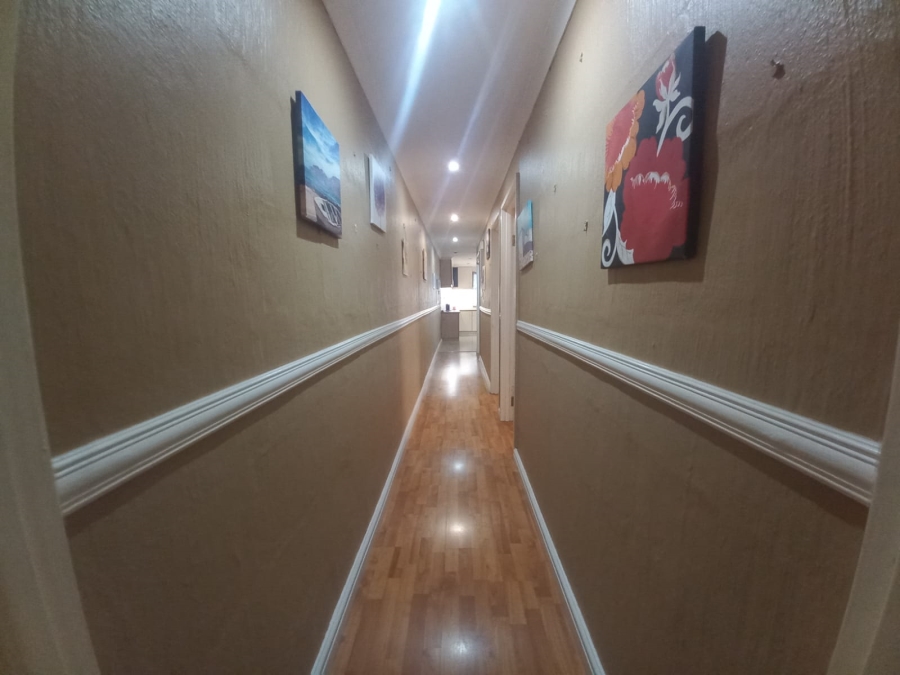 4 Bedroom Property for Sale in Portlands Western Cape